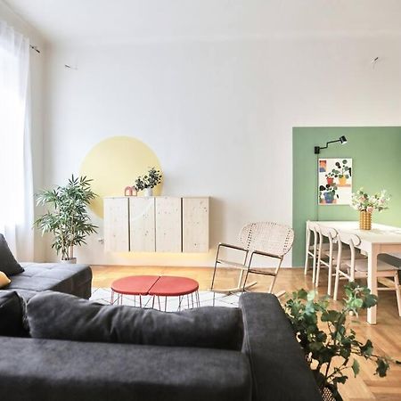 Unwind In Style W Sauna Dsgn 2Br Home Budapest Exterior photo